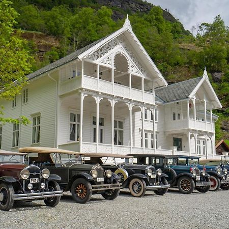 Husum Hotel Borgund エクステリア 写真