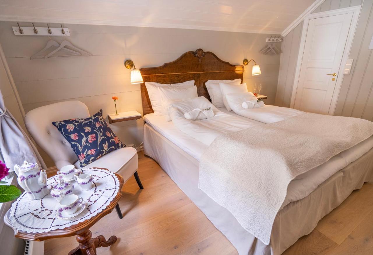 Husum Hotel Borgund エクステリア 写真
