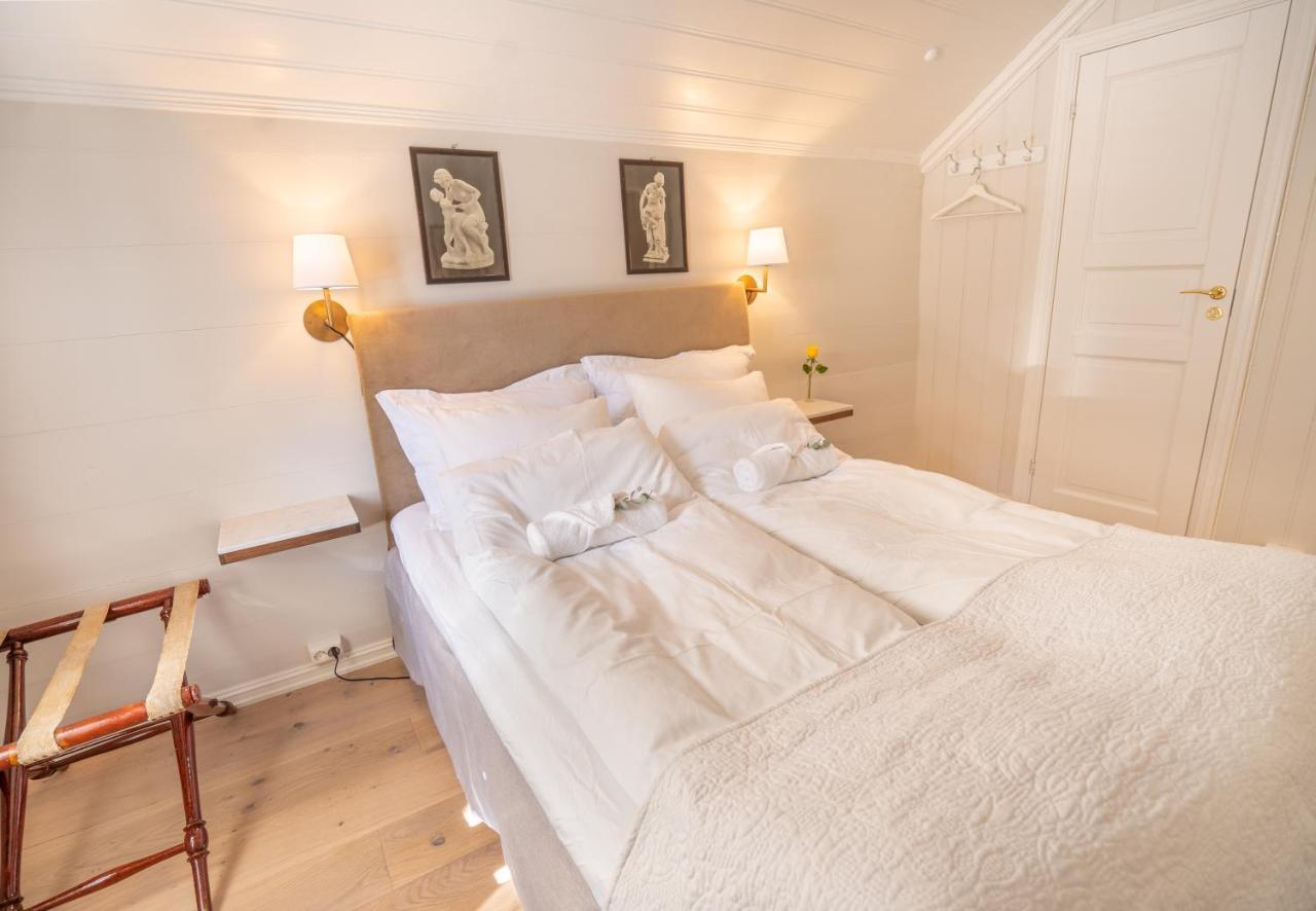 Husum Hotel Borgund エクステリア 写真