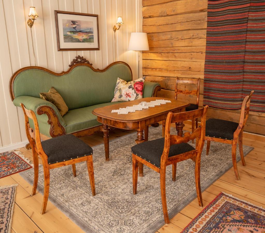 Husum Hotel Borgund エクステリア 写真