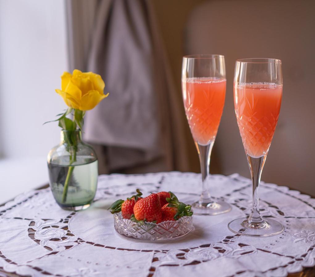 Husum Hotel Borgund エクステリア 写真