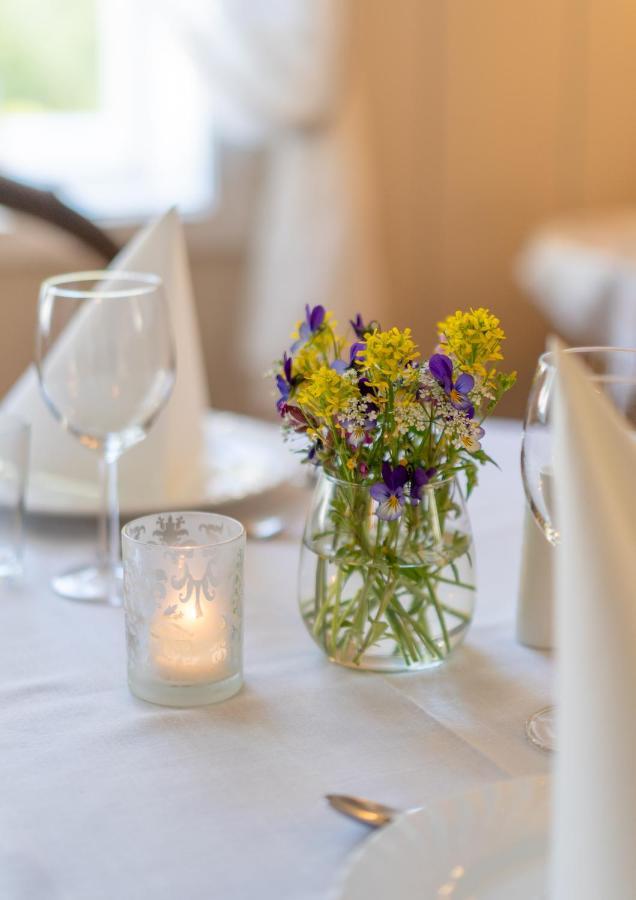Husum Hotel Borgund エクステリア 写真